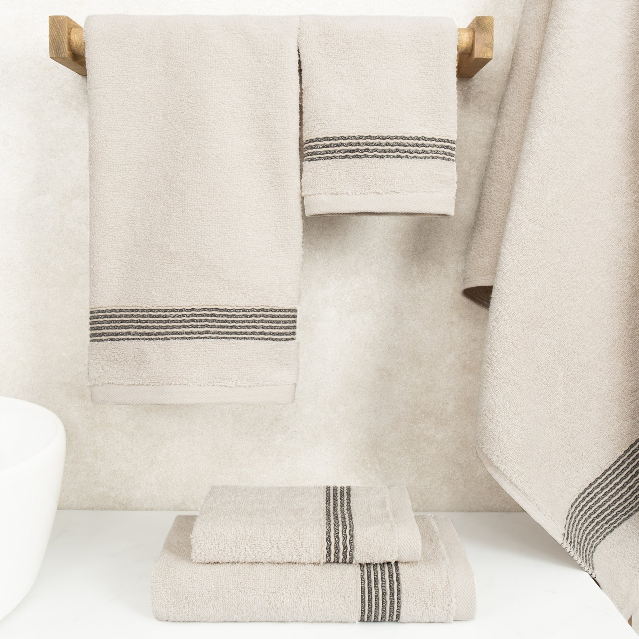 American-softlinen Pleated Collection 100% Combed Cotton Luxury 6 Piece Towel Set, Zero Twist Ultra Soft and Plush 460 GSM Towels for Bathroom